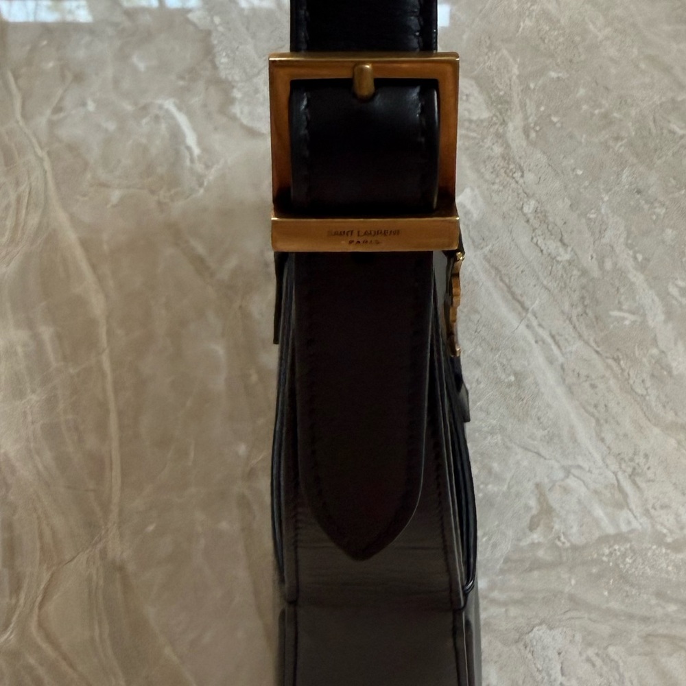 Saint Laurent Le 5 à 7 Smooth Leather Shoulder Bag Black Gold Hardware 2025 - Picture 8 of 15